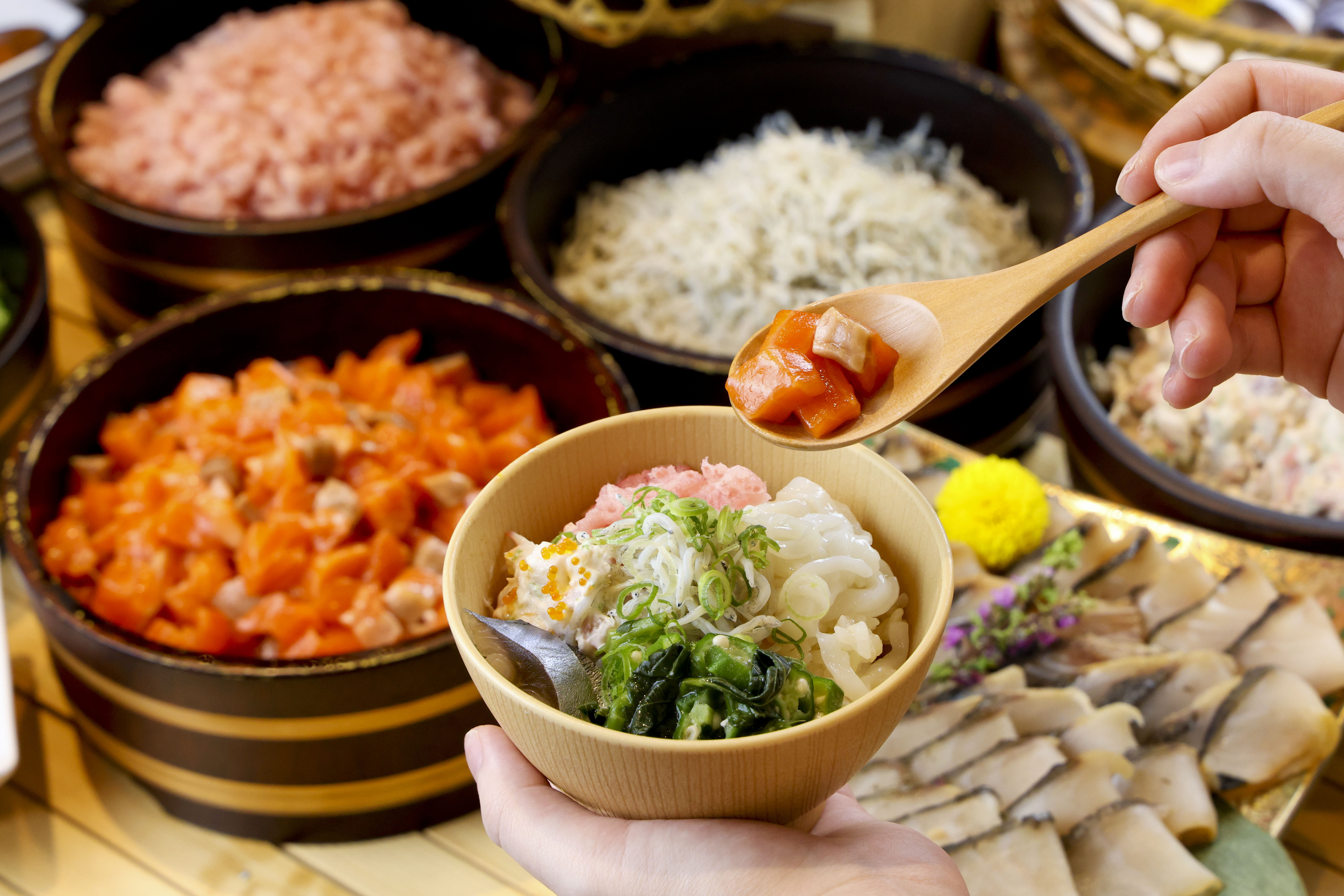 <p>贅沢！海鮮のっけ丼</p>