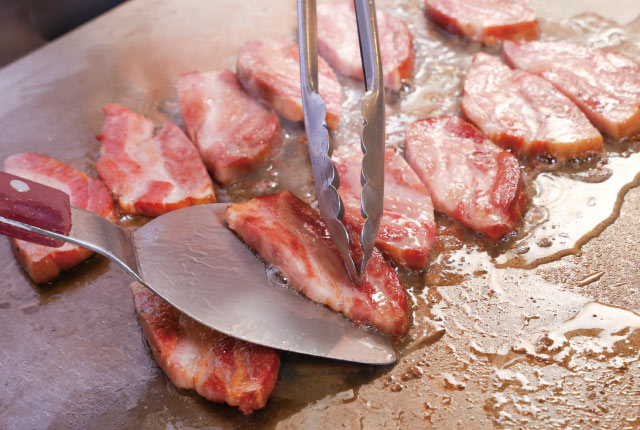 <p>スタッフドベーコンステーキ</p>