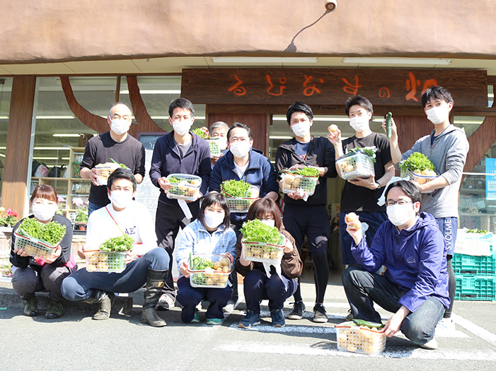 カゴいっぱいの野菜GET！野菜収穫体験付きプランをスタッフも体験しました♪